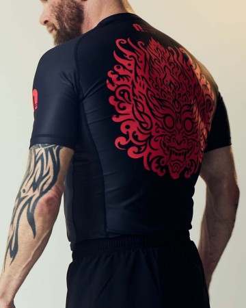 TNB Nogi Kortermet Rashguard v1 - Svart/Rød Oni